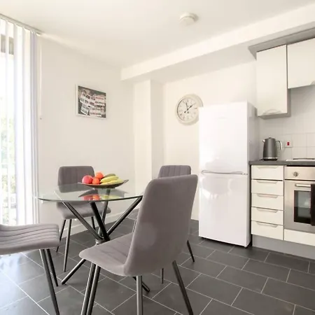 Modern Fresh 2bd Apt Close To Centre And Uni-slps5 Apartment Manchester