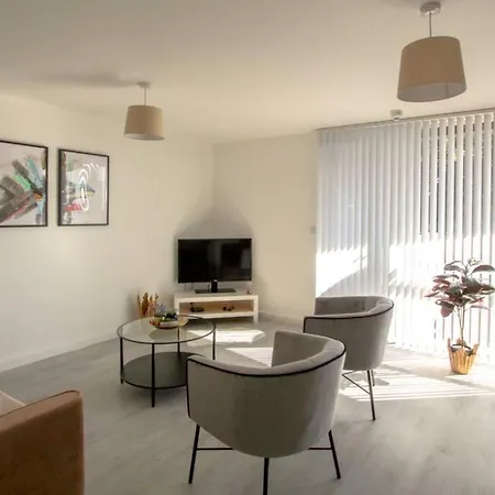 Modern Fresh 2bd Apt Close To Centre And Uni-slps5 Apartment *