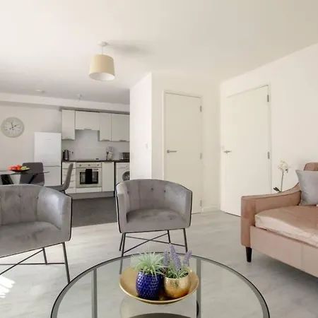 Modern Fresh 2bd Apt Close To Centre And Uni-slps5