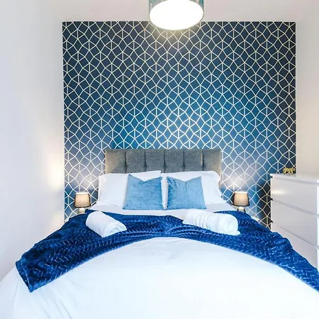 R&r Nr Mediacity 4 Bedrms, 6 Beds, Free Parking *