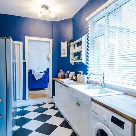 R&r Nr Mediacity 4 Bedrms, 6 Beds, Free Parking *