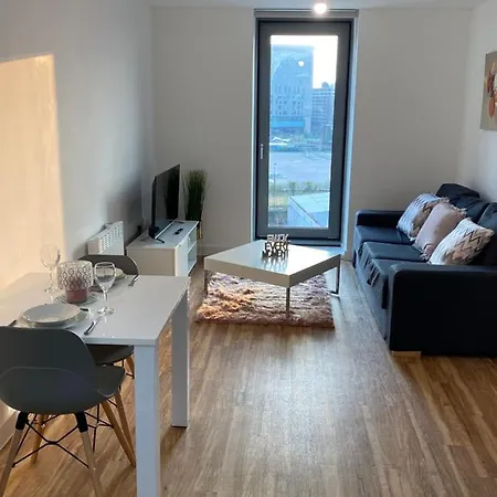 1 Bedroom Lovely In Salford Quays Free Street Parking Subject To Availability Apartment Manchester