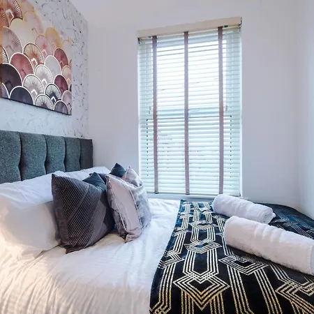 Mediacity Escape - 15 Mins To Centre With Free Parking