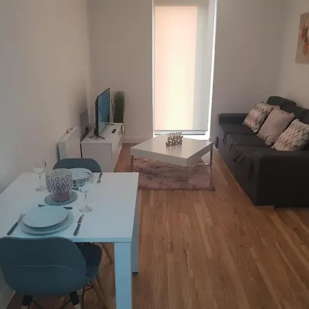 Apartment 1 Bedroom Lovely In Salford Quays Free Street Parking Subject To Availability *
