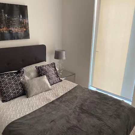 아파트 1 Bedroom Lovely In Salford Quays Free Street Parking Subject To Availability