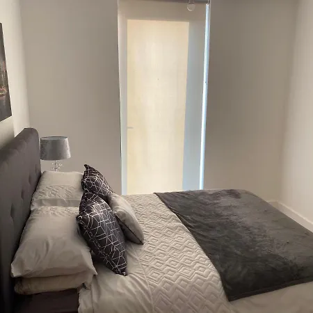 1 Bedroom Lovely In Salford Quays Free Street Parking Subject To Availability Apartment Manchester