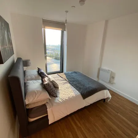 1 Bedroom Lovely In Salford Quays Free Street Parking Subject To Availability
