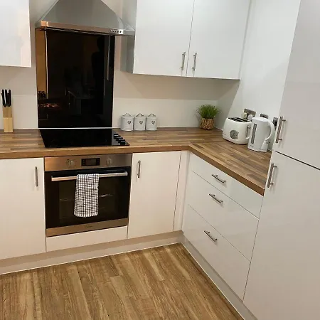 1 Bedroom Lovely In Salford Quays Free Street Parking Subject To Availability *