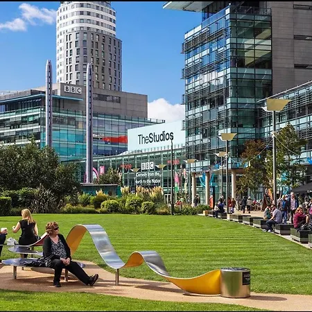 Apartment 1 Bedroom Lovely In Salford Quays Free Street Parking Subject To Availability Manchester