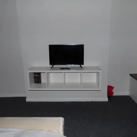 דירה Great 2-bed In Next To Trams