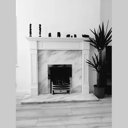 Cherie Gorgeous 4 Bedrooms Stylish Modern House In Manchester Holiday home *