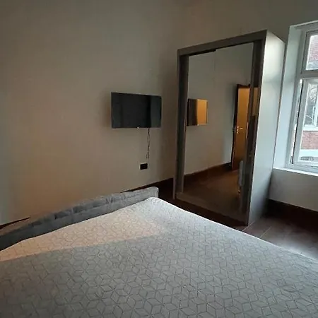 Moon House Location * 曼彻斯特