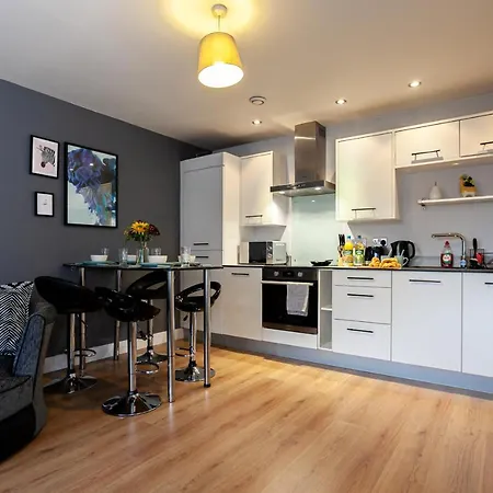 Luxurious 2 Bed Apartment דירה *