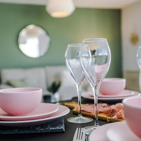 Rest & Recharge In Hulme By The City Centre Manchester