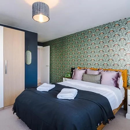 Rest & Recharge In Hulme By The City Centre * Manchester