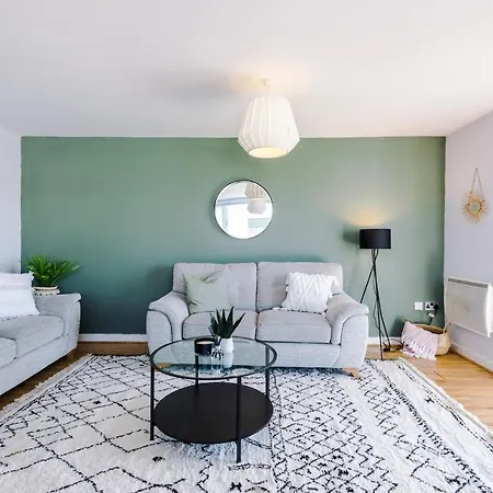 Rest & Recharge In Hulme By The City Centre * Manchester