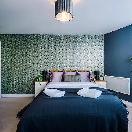 Rest & Recharge In Hulme By The City Centre Manchester