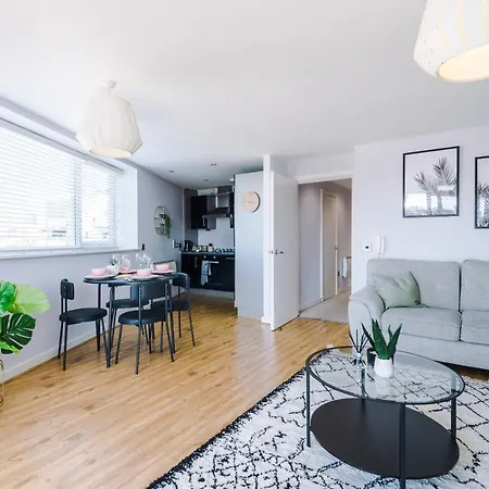 Rest & Recharge In Hulme By The City Centre