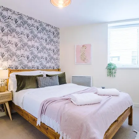 Rest & Recharge In Hulme By The City Centre Apartmán