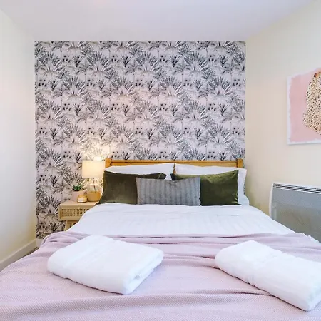 Rest & Recharge In Hulme By The City Centre