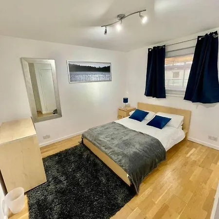 Top Floor Apartment Near Piccadilly Station *