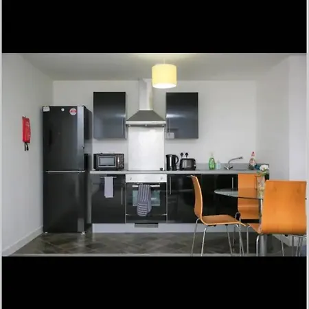 2 Bedroom Apartment Manchester Piccadilly *