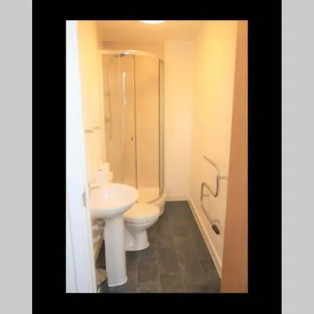 2 Bedroom Apartment Manchester Piccadilly *