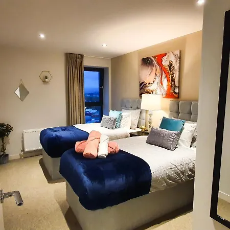 A Timeless Classic Apartment - Parking