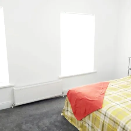 Cherie Gorgeous 4 Bedrooms Stylish Modern House In Manchester Holiday home *