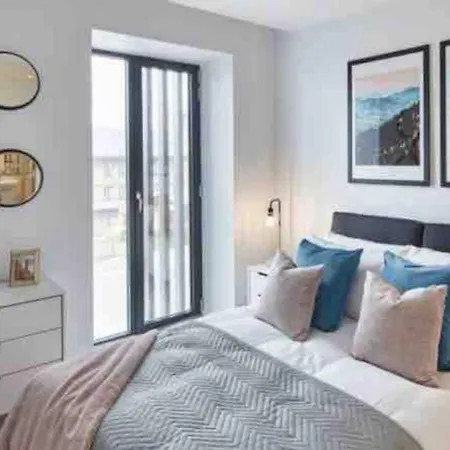Modern 2 Bed Apartment In The Heart Of Salford Манчестер