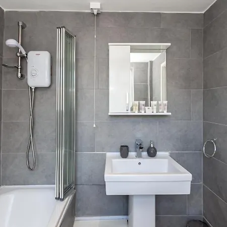 Spacious Comfortable 3Bed Home - Great Location Διαμέρισμα