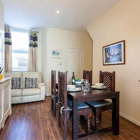 Διαμέρισμα Spacious Comfortable 3Bed Home - Great Location Μάντσεστερ