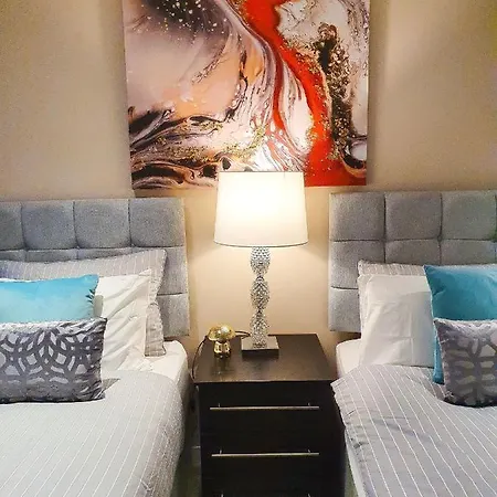 A Timeless Classic Apartment - Parking