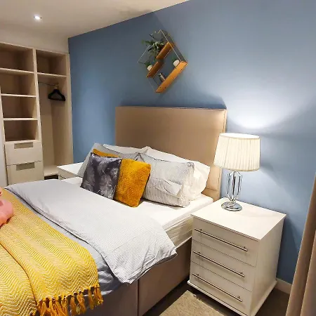 A Timeless Classic Apartment - Parking Manchester