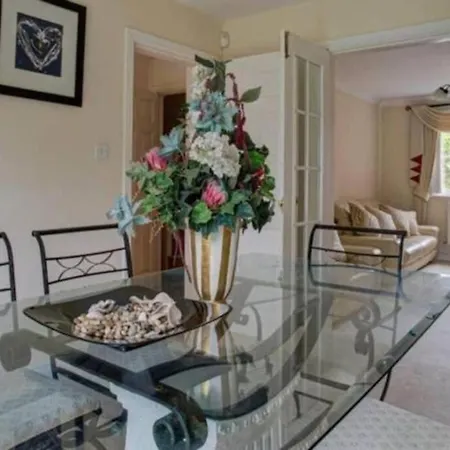 Luxury 4 Bedroom House Feriehus Manchester