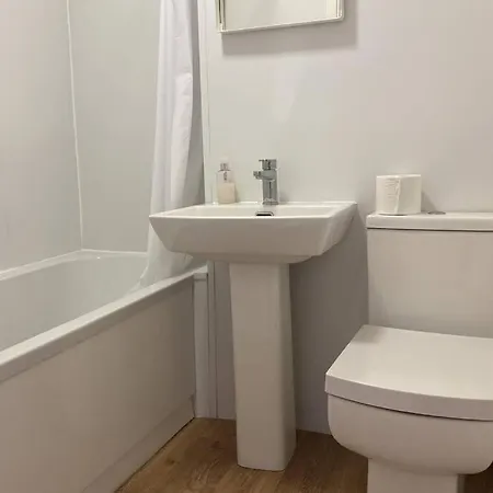 Convenient 1bed Apt Close To Transport Links * Manchester