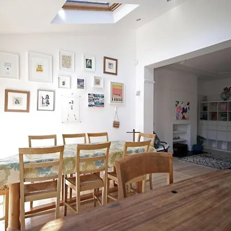 Spacious Family In Chorlton Villa *