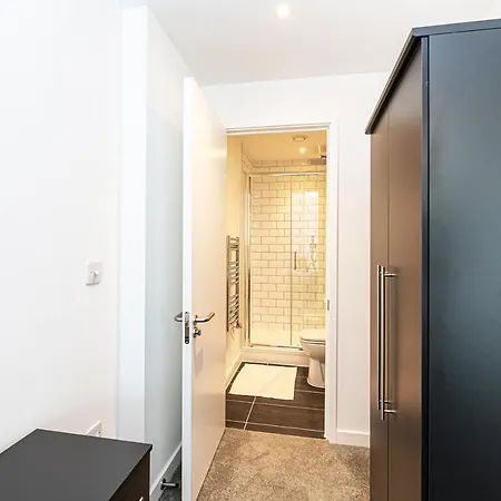 Insignia By Guestz Apartment Manchester