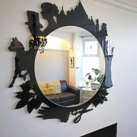 Spacious Family In Chorlton Villa *