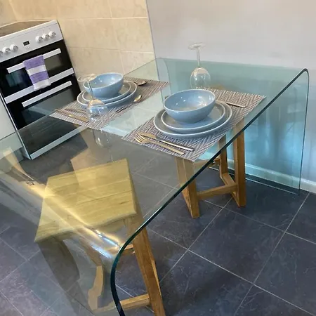 Manchester Apartment For 4 Guests Perfect For Keyworkers! דירה *