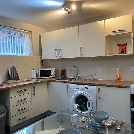 Manchester Apartment For 4 Guests Perfect For Keyworkers! * Манчестер