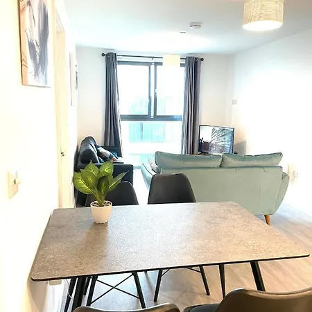 New Residential And Family Friendly Apartment Close To Manchester Old Trafford Deansgate City And Trafford Centre Διαμέρισμα *