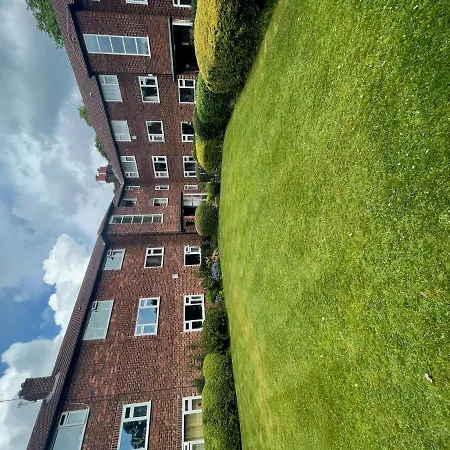 Apartment Captivating 2-Bed Apartment In Manchester Manchester