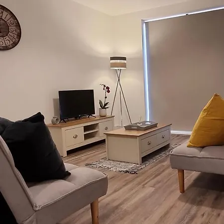 Apartment 1 Bedroom Apartment At Sa Booking Serviced Accommodation Salford - Free Wifi