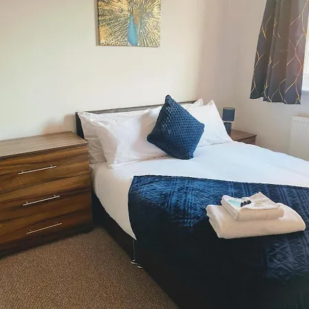 Modern Townhouse - Sleeps 6 - Near Salford Quays Μάντσεστερ