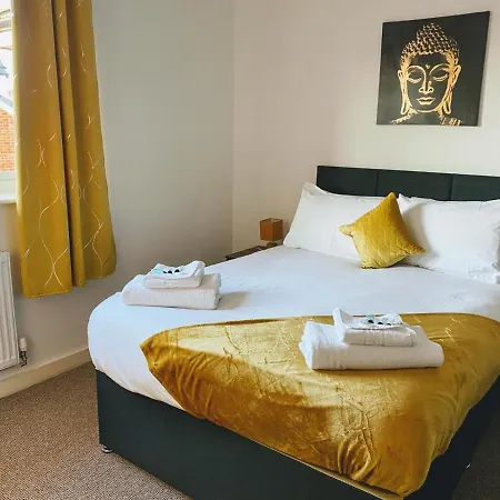 Modern Townhouse - Sleeps 6 - Near Salford Quays Μάντσεστερ