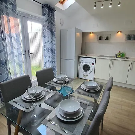 Modern Townhouse - Sleeps 6 - Near Salford Quays Σπίτι διακοπών *