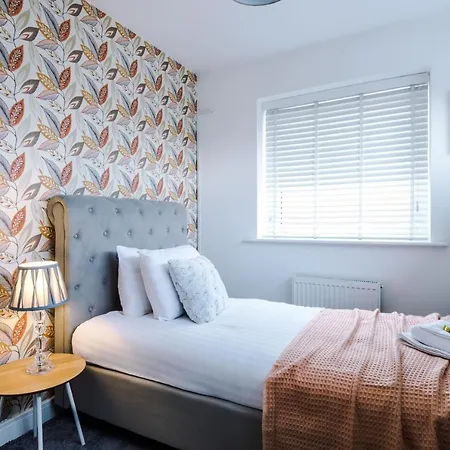 Coop Live Arena & Etihad Stadium 4bedroom Townhouse With Free Parking