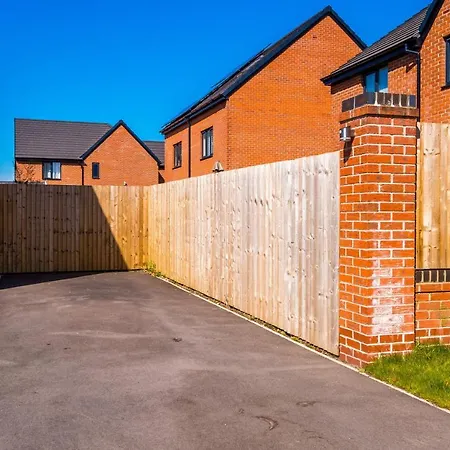 Apartment Vidale Court, 3 Bedroom House With River Irwell View, Sleeps 6 Manchester