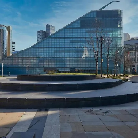 Adelphi Wharf Luxury Apartment